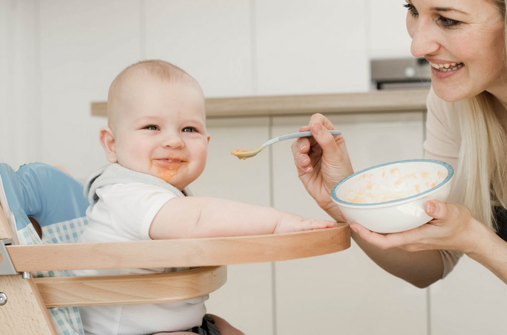 Rozszerzanie diety dziecka – kiedy i od czego zacząć!